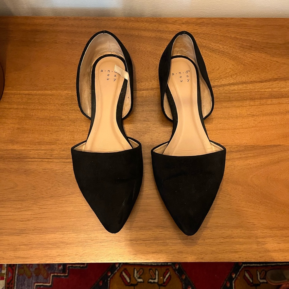 Black pointed flats